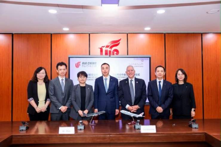 Signing ceremony between RJ and Air China 